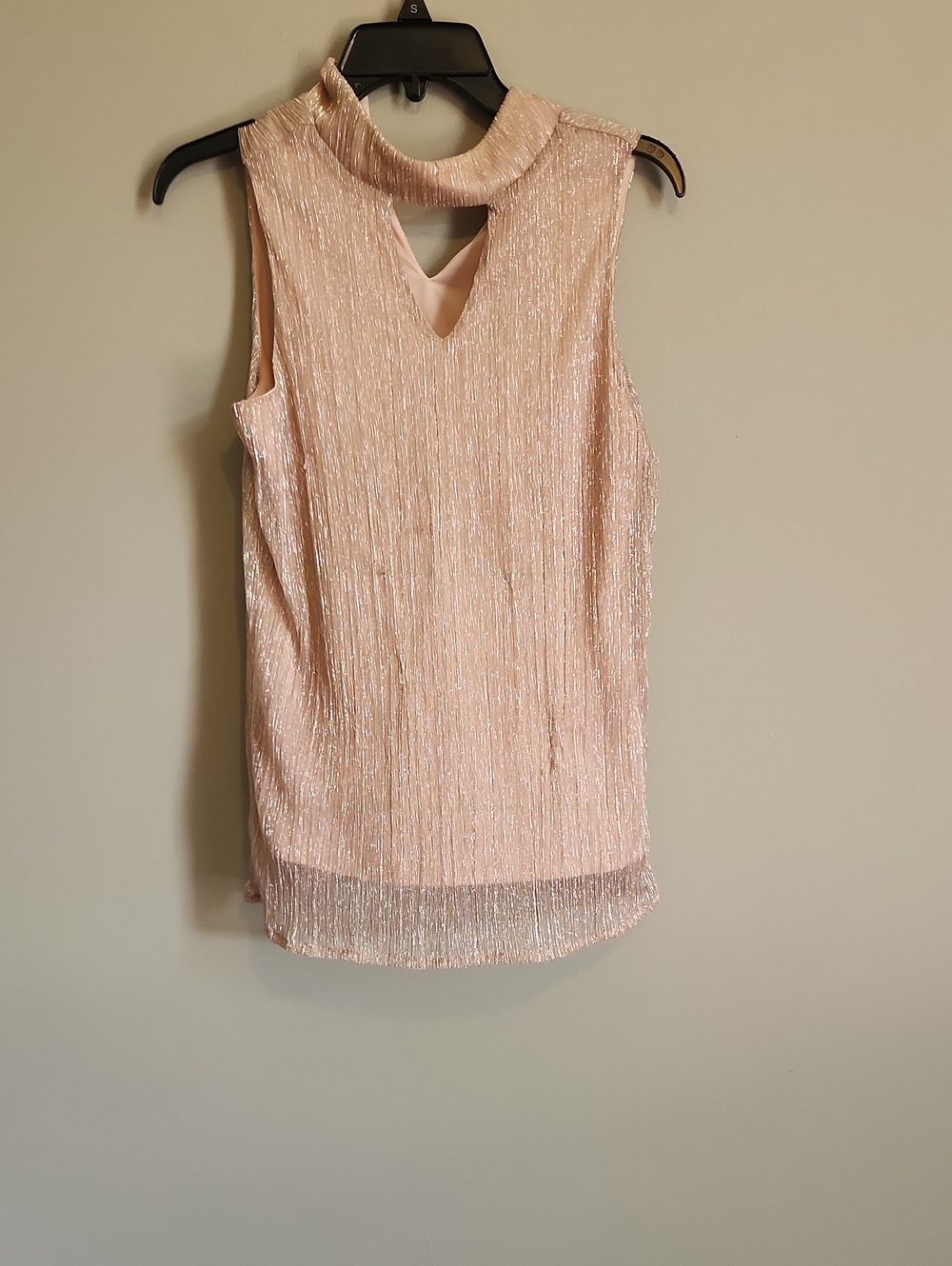 Adiva Blush Pink Metallic Keyhole Mock-Neck Sleeveless Top
